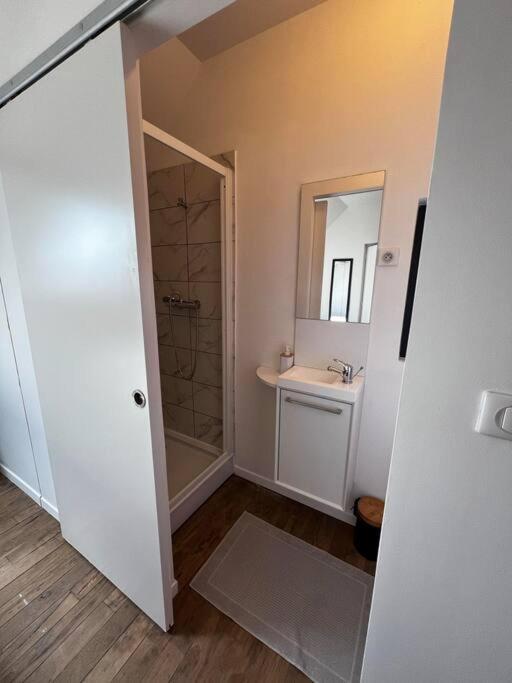 La Maison Des Voyageurs Avec Grand Parking Prive -Calme Et Serenite Chevincourt Luaran gambar